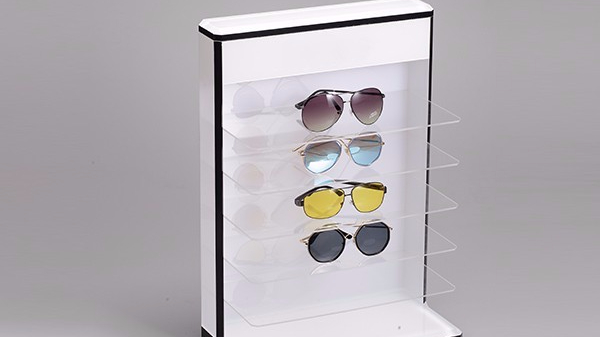 影響亞克力眼鏡展示架使用壽命的主要原因是那些？